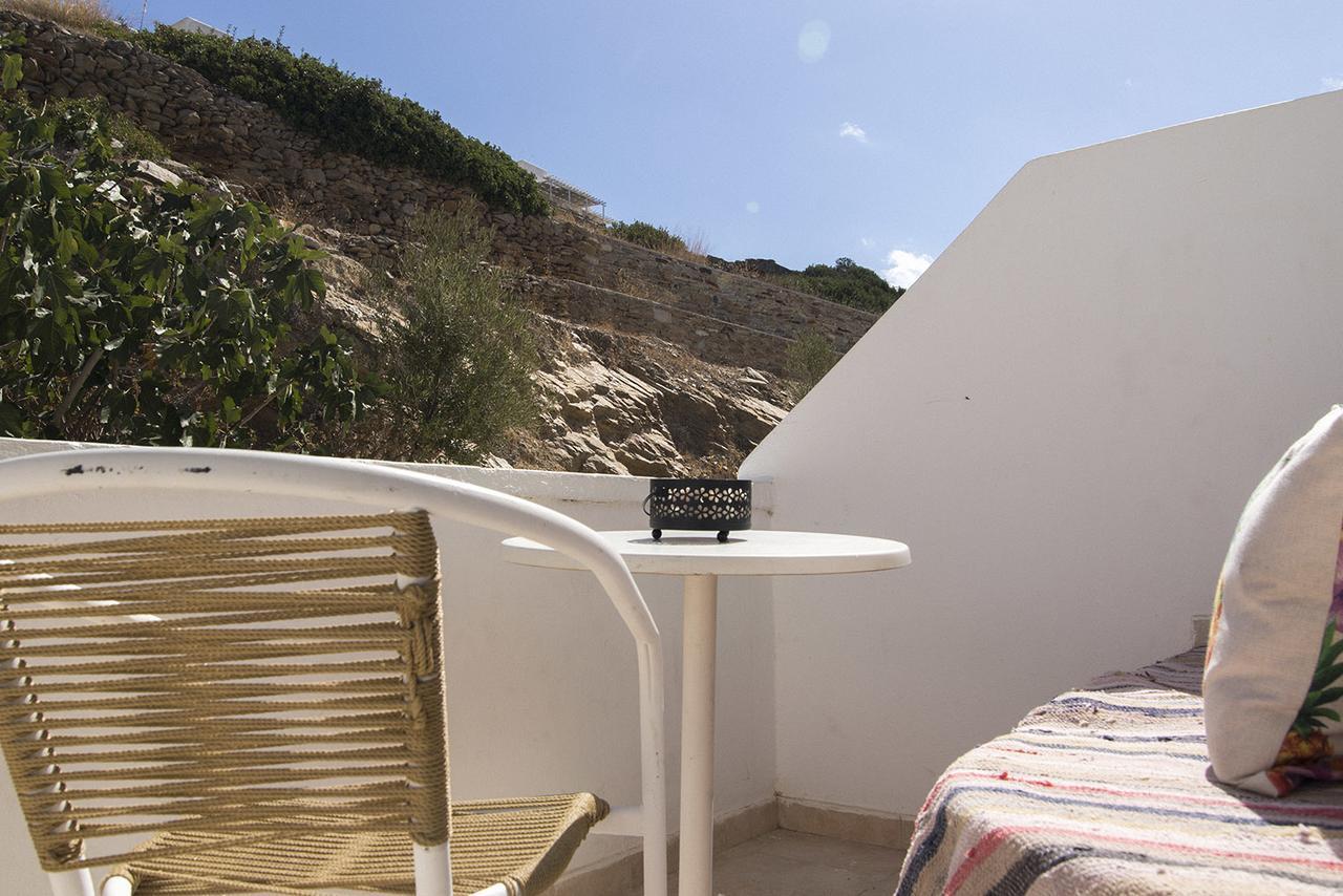 Armadoros Hotel / Ios Backpackers Exterior foto