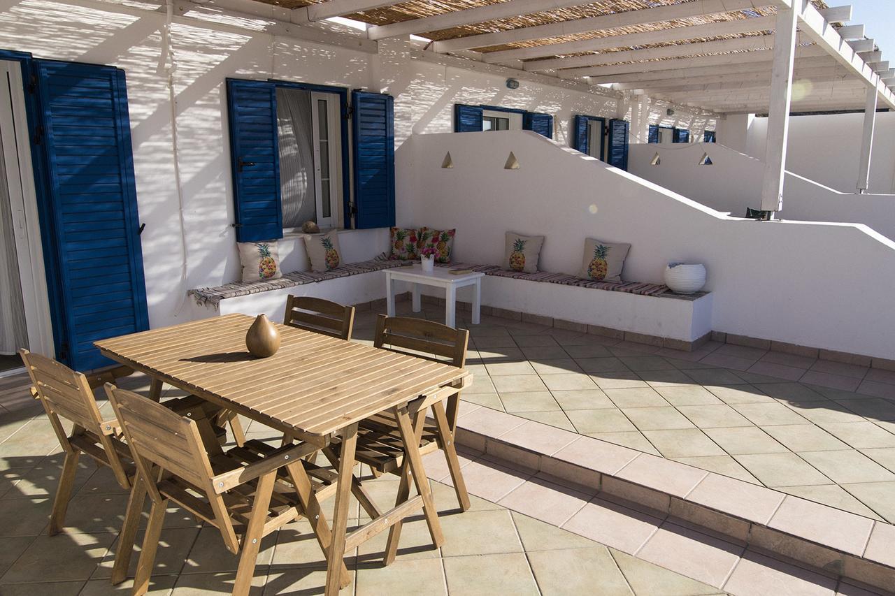Armadoros Hotel / Ios Backpackers Exterior foto