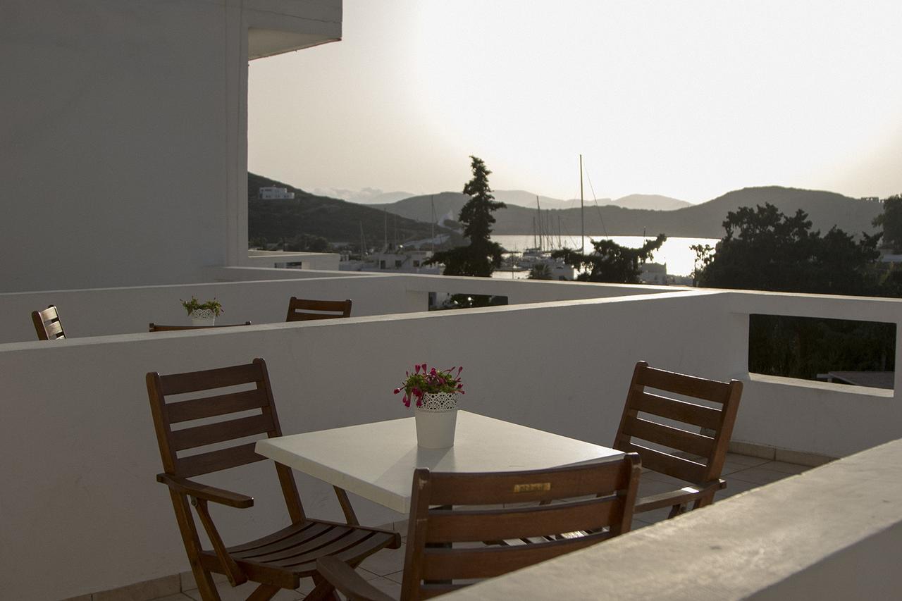 Armadoros Hotel / Ios Backpackers Exterior foto