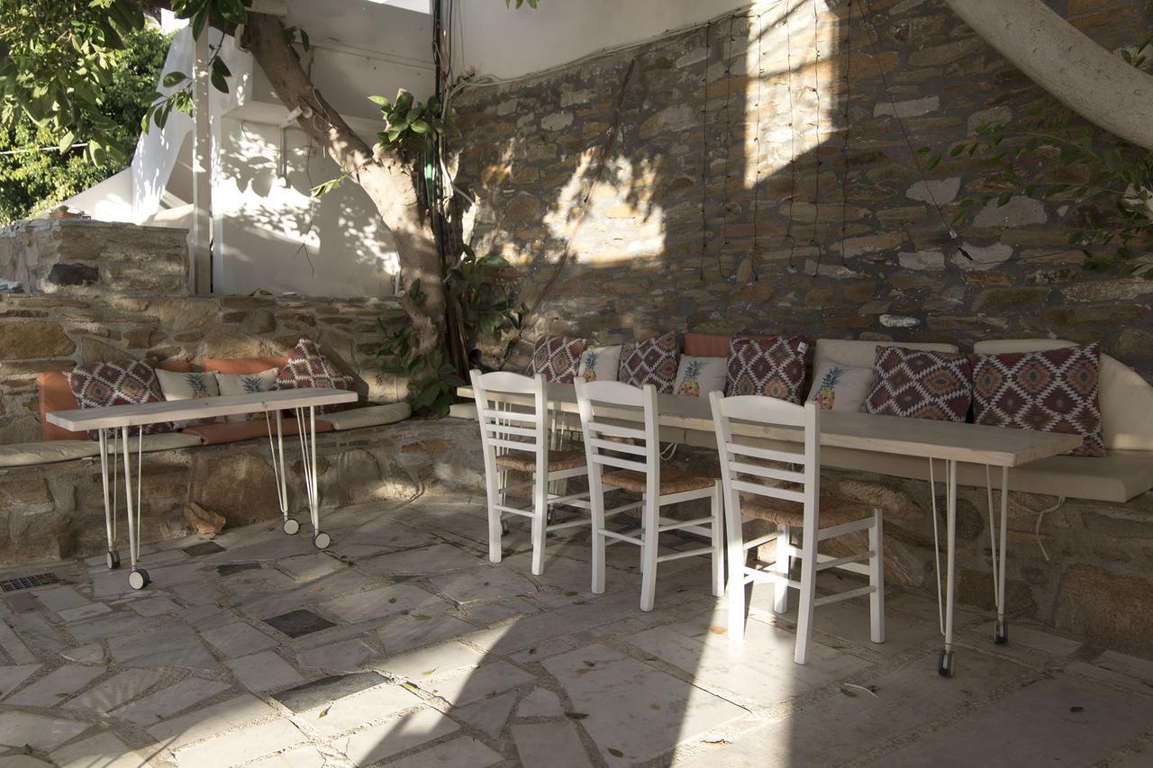 Armadoros Hotel / Ios Backpackers Exterior foto
